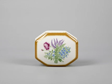 Туалетная коробочка форма Граненая рисунок Люпины арт. 80.59240.00.1 Туалетная коробочка форма Граненая рисунок Люпины арт. 80.59240.00.1