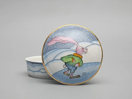 Туалетная коробочка форма Круглая рисунок Зима. Заяц арт. 81.31060.00.1 Туалетная коробочка форма Круглая рисунок Зима. Заяц арт. 81.31060.00.1